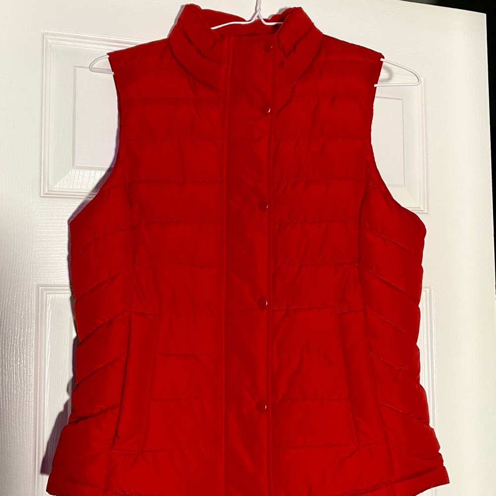 GAP Women’s Puffer Vest